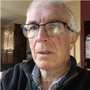 Pharmacien retraité pouvant aider à comprendre les sciences de la vie jusqu'au niveau troisième